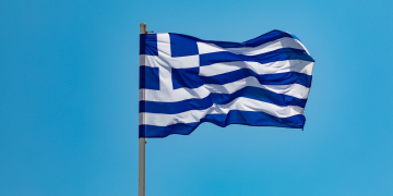 Fitch повысило рейтинг Греции до инвестиционного уровня