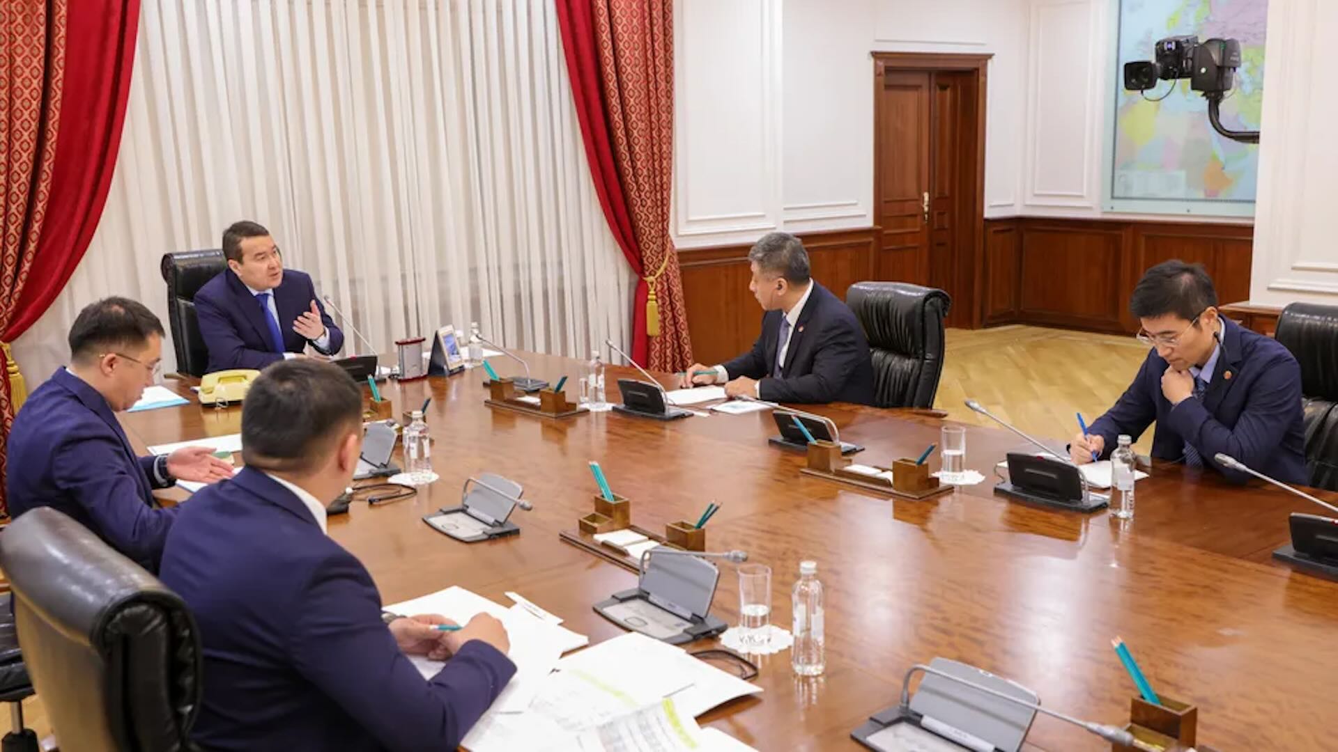 Казахстан обсудил реконструкцию двух республиканских трасс с представителями CITIC