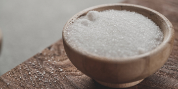 Производство сахара упало почти на треть, рынок перехватили импортёры