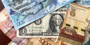 Средневзвешенный курс доллара к тенге по итогам торгов на KASE в понедельник, 4 декабря