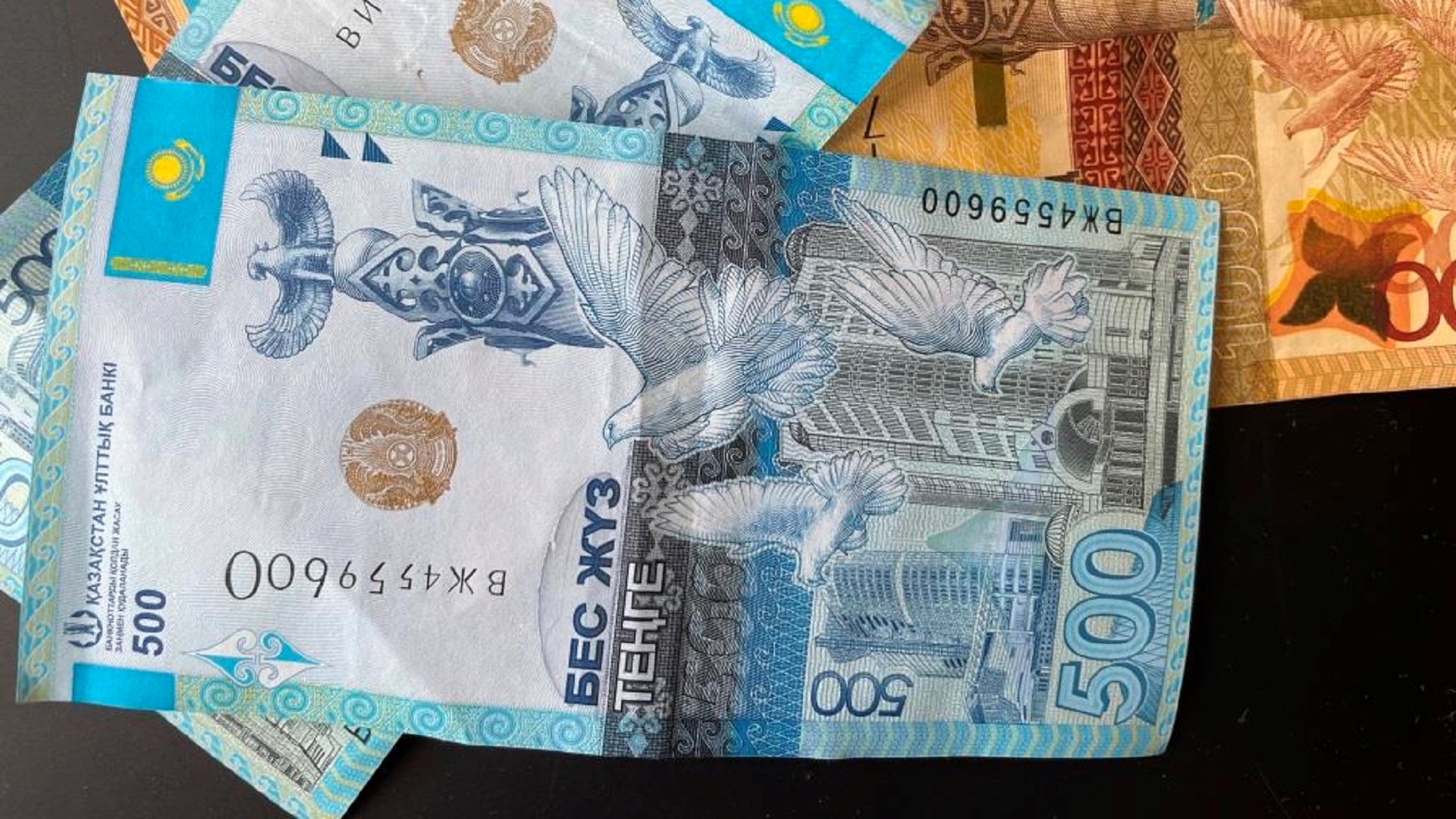 Ущерб от незаконного обналичивания денег в Казахстан вырос вчетверо - Bizmedia.kz