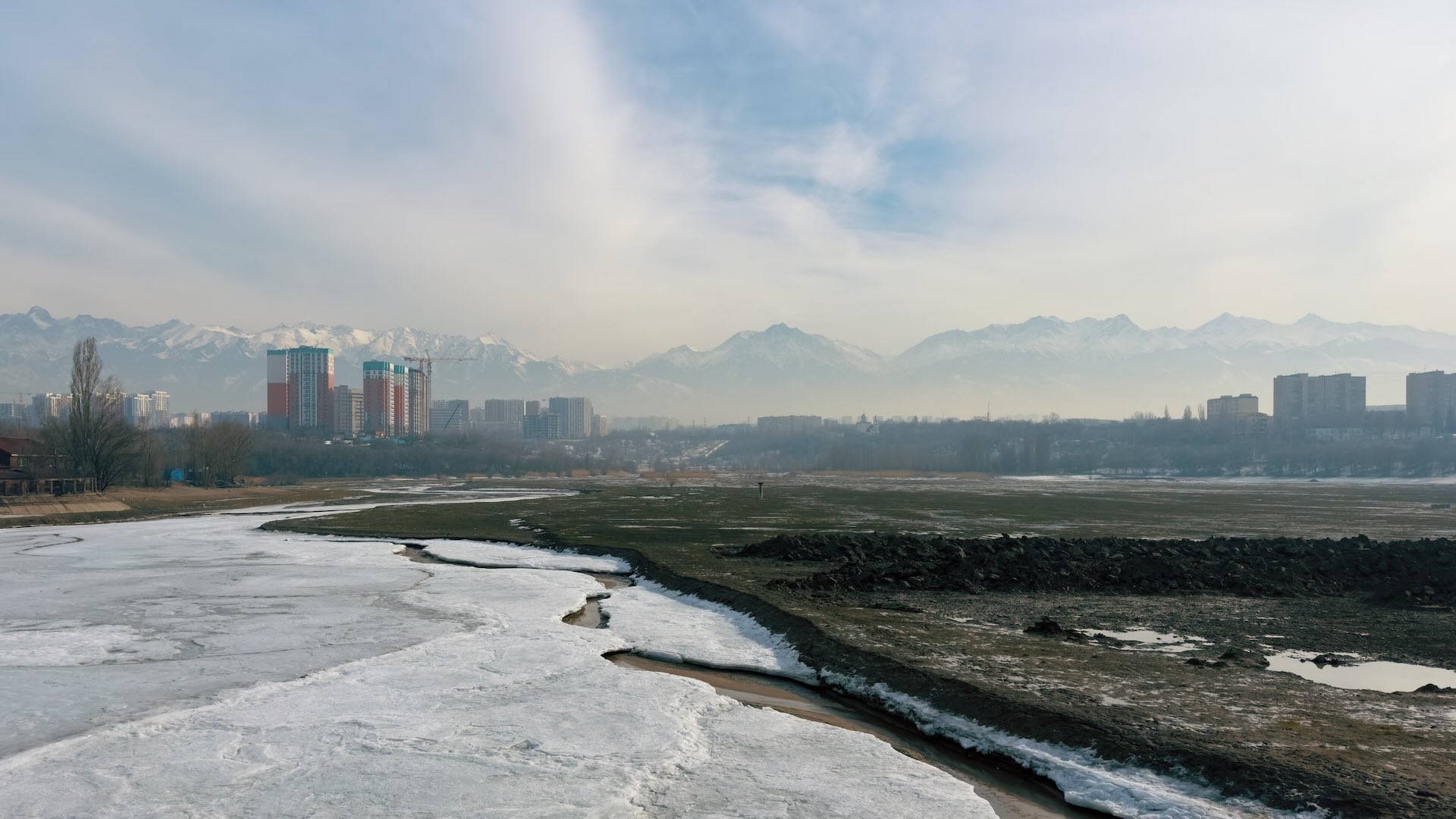 Жителей Алматы предупредили о неблагоприятных погодных условиях