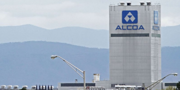 Американский производитель алюминия Alcoa предлагает $2.2 млрд за австралийскую компанию Alumina
