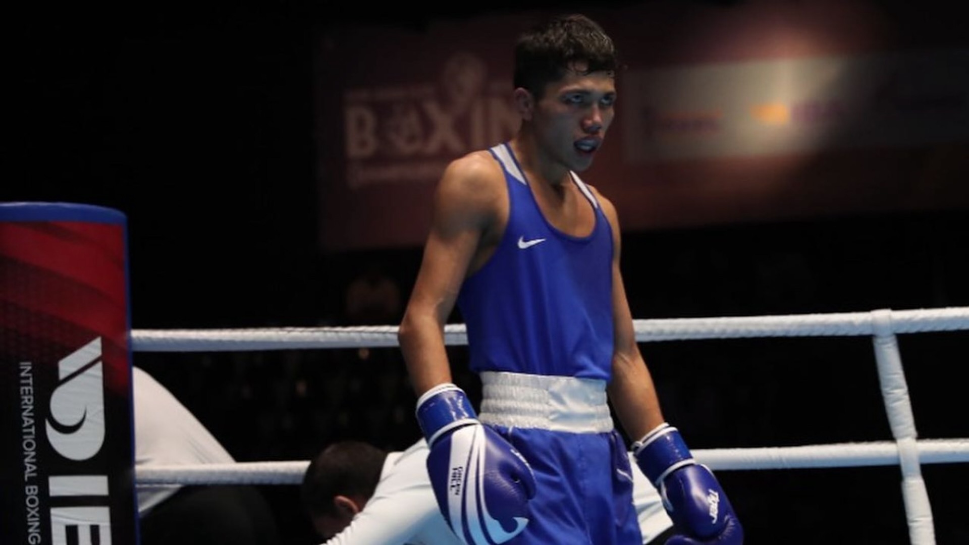 Бой за "золото" малого чемпионата мира по боксу для Казахстана закончился обидным поражением