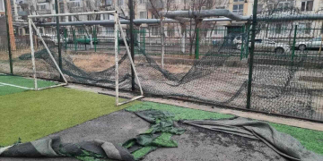 В Атырау разрушаются незавершенные школьные спортивные площадки